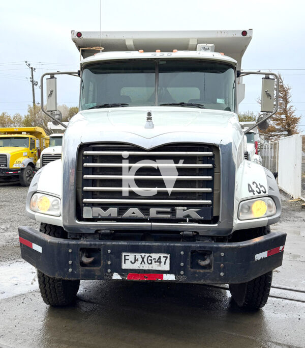 Camión Mack GU 813 Euro Tolva - N°435 - Imagen 3