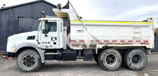 Camión Mack GU 813 6x4 Tolva – N°550 - Imagen 2