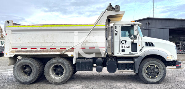 Camión Mack GU 813 6x4 Tolva – N°550 - Imagen 5