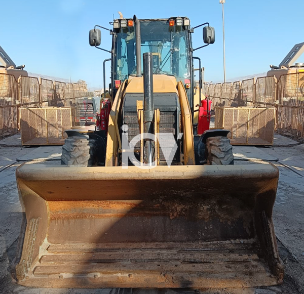 Retroexcavadora CAT 420 - N°173